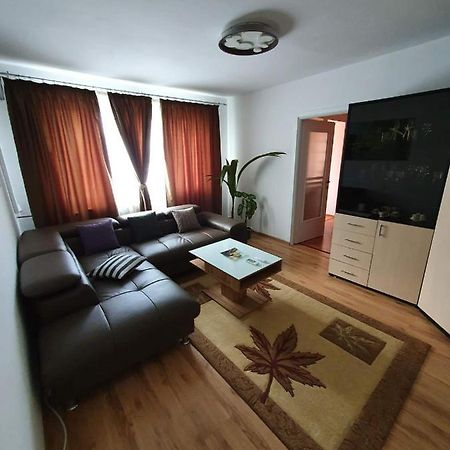 Apartament Cu Regim Hotelier In Dr.Tr. Severin โดรเบตา-ตูร์นู เซเวริน ภายนอก รูปภาพ